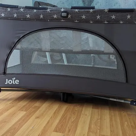 Charming, Newly & High Quality Equipped With Quiet Balcony In Fantastic Location - Ready To Move In 维尔茨堡