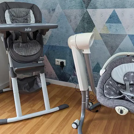 公寓 Charming, Newly & High Quality Equipped With Quiet Balcony In Fantastic Location - Ready To Move In *