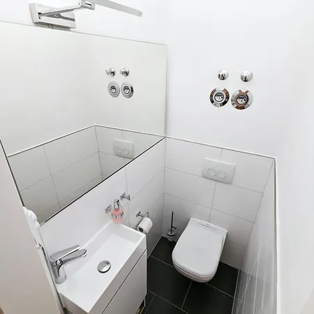 Charming, Newly & High Quality Equipped With Quiet Balcony In Fantastic Location - Ready To Move In * Würzburg
